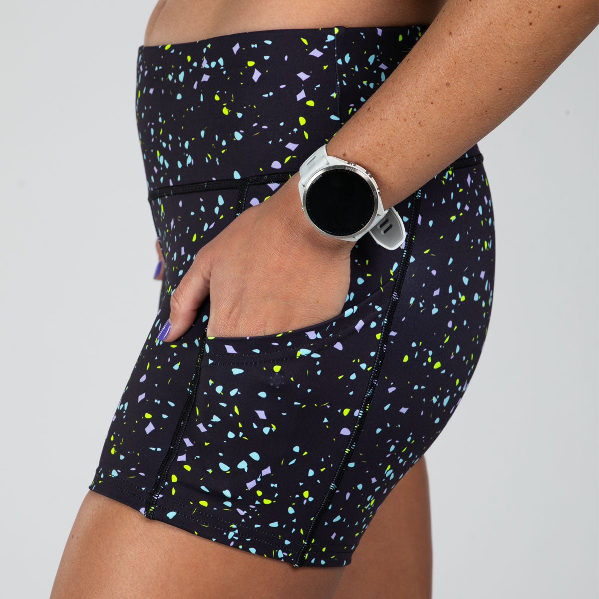 Zoot Sports RUN BOTTOMS Women's Ltd Run Pulse Short - Electric