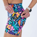 Zoot Sports RUN SHORTS 6" INSEAM Women's Ltd Run 6" Pulse High-Rise Short - Florescence