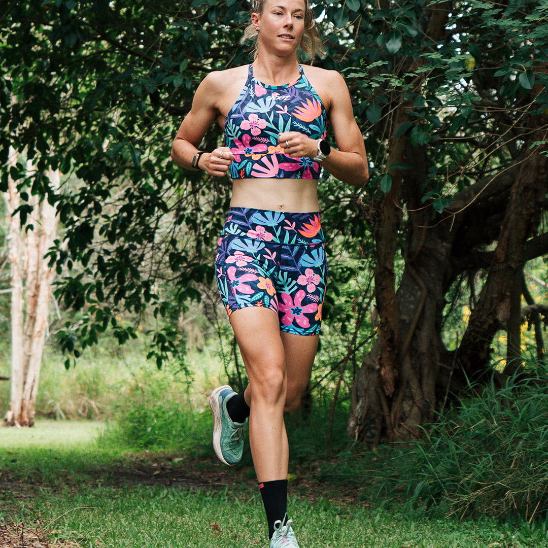 Zoot Sports RUN SHORTS 8" INSEAM Women's Ltd Run 8" Pulse High-Rise Short - Florescence