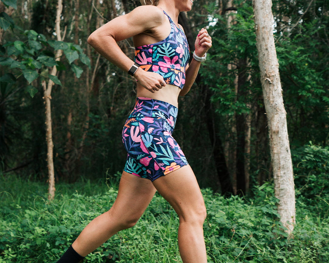 Zoot Sports RUN SHORTS 8" INSEAM Women's Ltd Run 8" Pulse High-Rise Short - Florescence